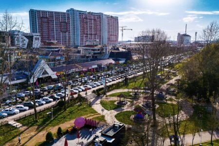 ارتقاء گسترده زیرساخت‌های عمومی و رفاهی، خدماتی و گردشگری منطقه آزاد انزلی