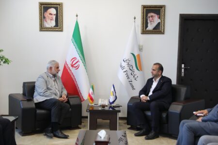 دیدار رئیس اتاق بازرگانی گیلان با مدیرعامل سازمان منطقه آزاد انزلی برگزاری نمایشگاه بین‌المللی فرصت‌های سرمایه‌گذاری و توانمندی‌های صادراتی استان گیلان در دستور كار قرار گرفت