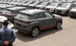 بازگرداندن مابه التفاوت وجوه تعرفههای گمرکی به شرکتهای واردکننده خودرو – جمهورآنلاین