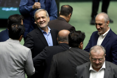 پزشکیان کار درستی کرد، لایحه فضای مجازی ایرادات زیادی داشت – جمهورآنلاین