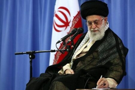 احمدیان و شمخانی به عنوان نمایندگان رهبری در شورای دفاع منصوب شدند – جمهورآنلاین