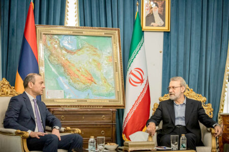 ایران همواره از استقلال کشورهای منطقه در جهت پایداری امنیتی منطقه حمایت کرده است