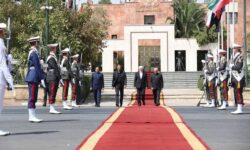 دکتر عارف: توسعه روابط با کشورهای منطقه اوراسیا اولویت کشور است – جمهورآنلاین