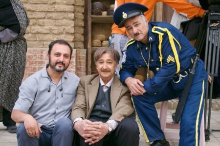 به‌حدی به موضوعات سیاسی پرداختیم که مخاطب پس نزند