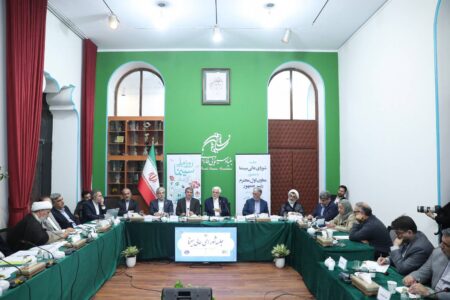 وزارت ارشاد اسلامی زمینه بازگشت هنرمندان ایرانی خارج ازکشور را به داخل فراهم کند