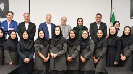 تثبیت گواهی استاندارد بین‌المللی ISO 15838 در مرکز ارتباط با مشتریان بیمه دی