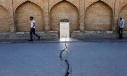 کُند کردن فرونشست در اصفهان با برقراری جریان حداقلی آب در زاینده‌رود