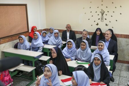 اراده دولت در توجه کیفی به آموزش کشور به معنای ساختن آینده ایران است