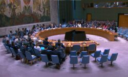 افزایش رفاه مردم راهکار مقابله با دسیسه دشمنان