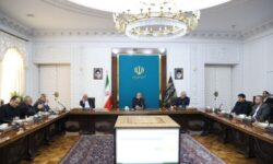 پزشکیان: تسریع در اجرای قانون مالیاتهای مستقیم و برخورد با دستگاههای متخلف ضروری است