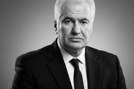 پدر بازار سازی هوشمند ایران کیست؟