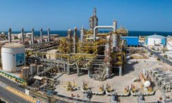 آغاز تعمیرات اساسی و بارگذاری کاتالیست EO در واحد اتیلن گلایکول پتروشیمی مروارید