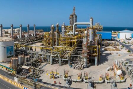 آغاز تعمیرات اساسی و بارگذاری کاتالیست EO در واحد اتیلن گلایکول پتروشیمی مروارید