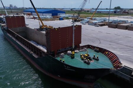 افزایش ۵۳٪ تخلیه و بارگیری و جهش صادرات و ترانزیت سوخت