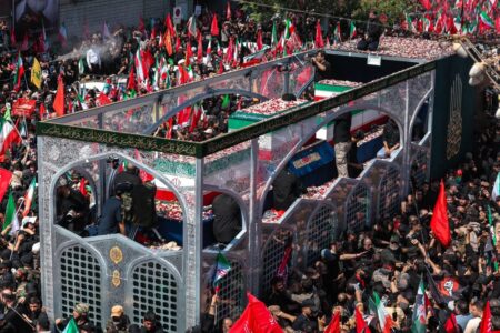 ایران در سوگ رهبری که با خون خود وحدت را جاودانه کرد – جمهورآنلاین