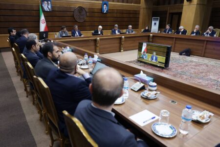 دستور عارف برای تدوین برنامه راهبردی دو سال آینده دولت – جمهورآنلاین