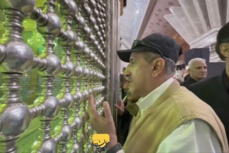 ادای احترام هیئت یمنی به مقام شامخ امام خمینی(س)/ فیلم را ببینید