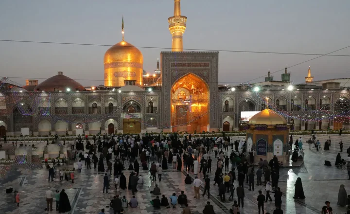 کارت گردشگری امکانی جدید برای استفاده گردشگران و زائران بارگاه ملکوتی ثامن الحجج